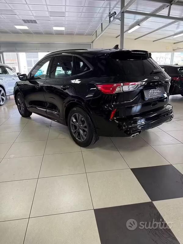 Usata Ford Kuga ST-Line 120 CV (88 kW) 2022 Nero SUV