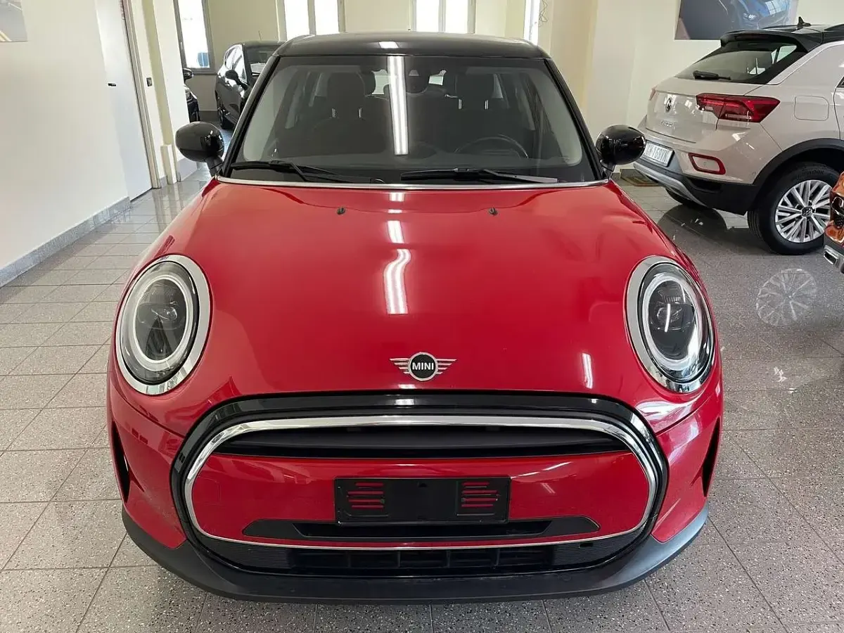 Usata Mini Cooper Essential 156 CV (114 kW) 2024 Rosso Utilitaria