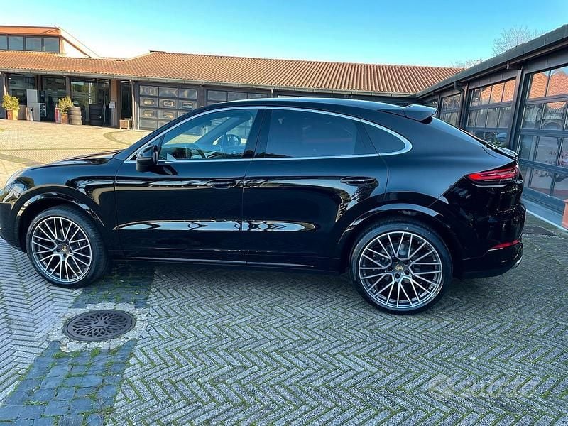 Usata Porsche Cayenne 340 CV (250 kW) 2022 Nero SUV