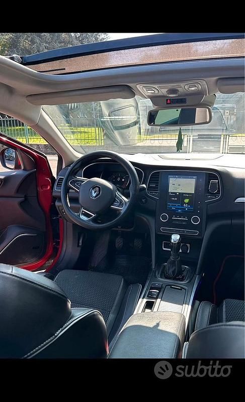 Usata Renault Mégane IV 130 CV (95 kW) 2017 Rosso Berlina