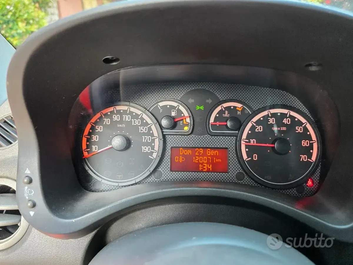 Usata Fiat Panda 69 CV (50 kW) 2011 Rosso Utilitaria