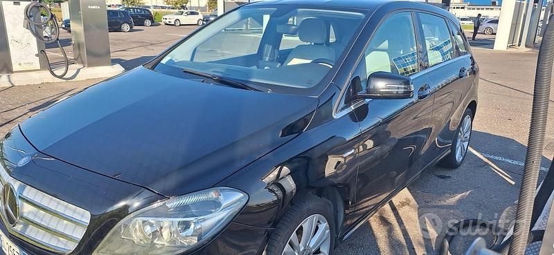 Usata Mercedes B180 2012 Blu Monovolume