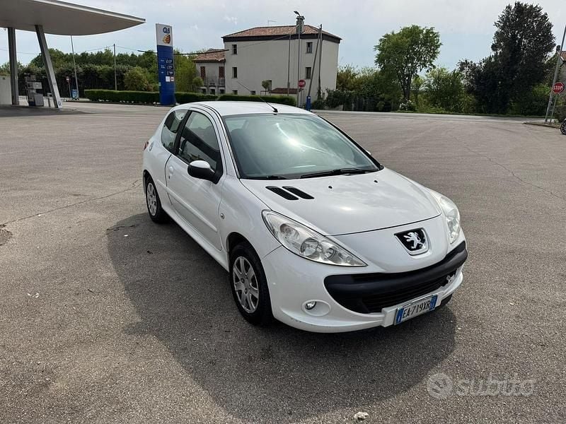 Usata Peugeot 206 60 CV (44 kW) 2010 Bianco Berlina