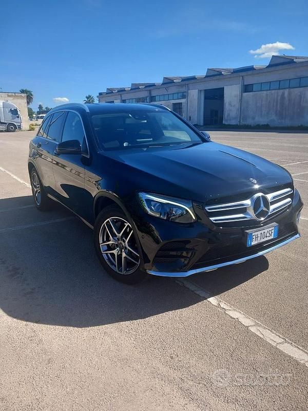 Nero Usata 2017 Mercedes GLC250 Tre volumi | 19.000 € - Immagine 1/4