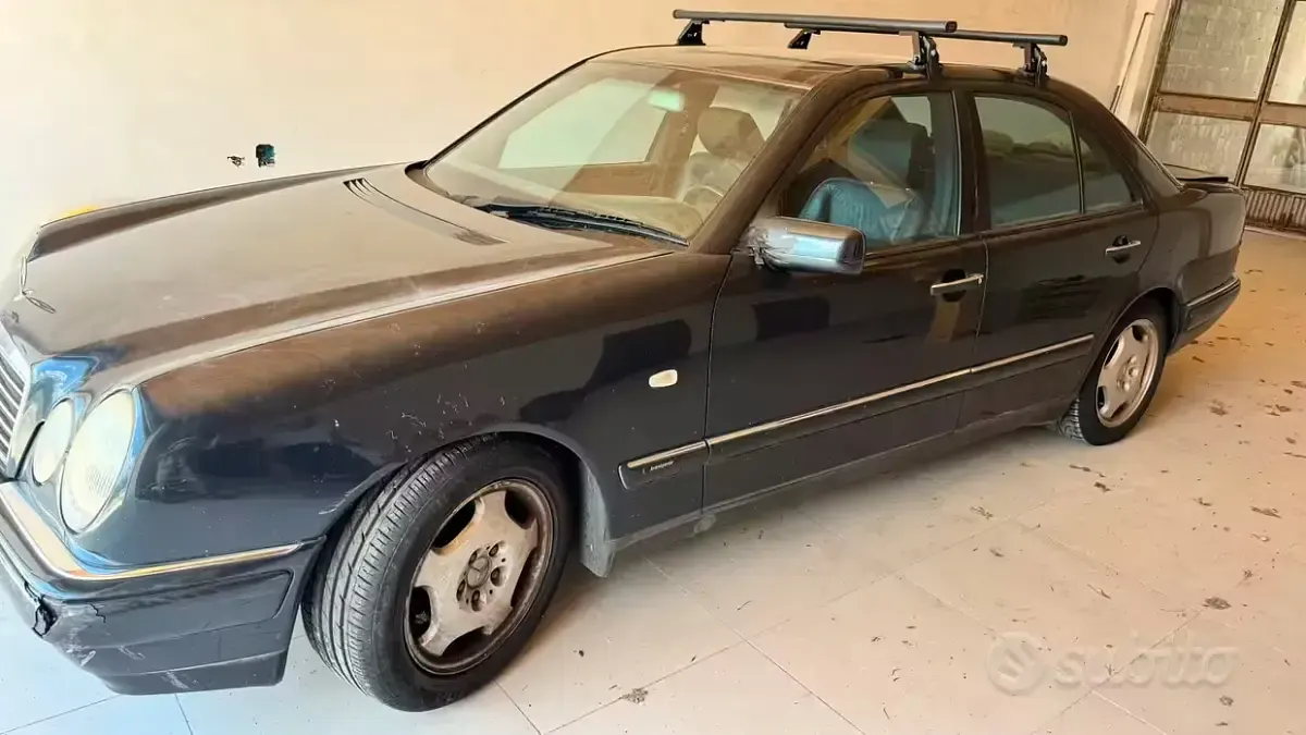 Usata Mercedes E250 Avantgarde 113 CV (83 kW) 1997 Bluazzurro Berlina