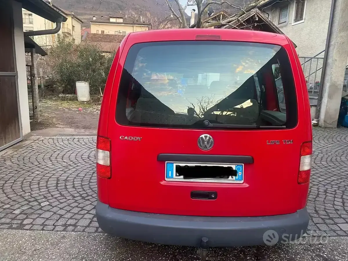 Usata VW Caddy 105 CV (77 kW) 2006 Rosso Monovolume
