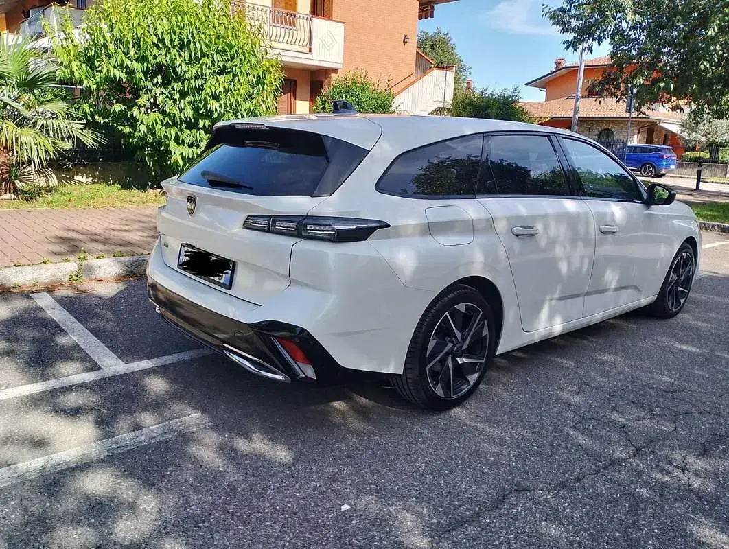 Usata Peugeot 308 SW Allure 131 CV (96 kW) 2022 Bianco Station wagon