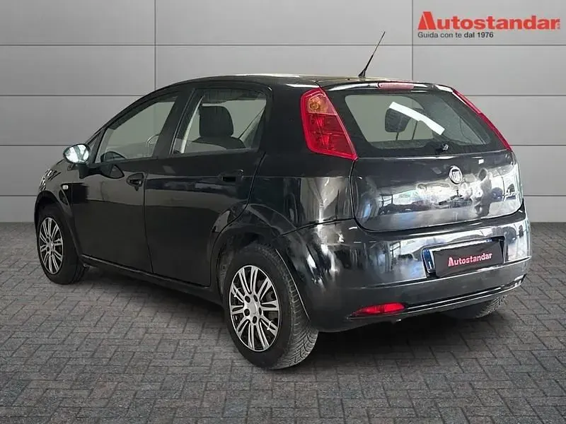 Usata Fiat Grande Punto Dynamic 95 CV (69 kW) 2008 Nero Utilitaria