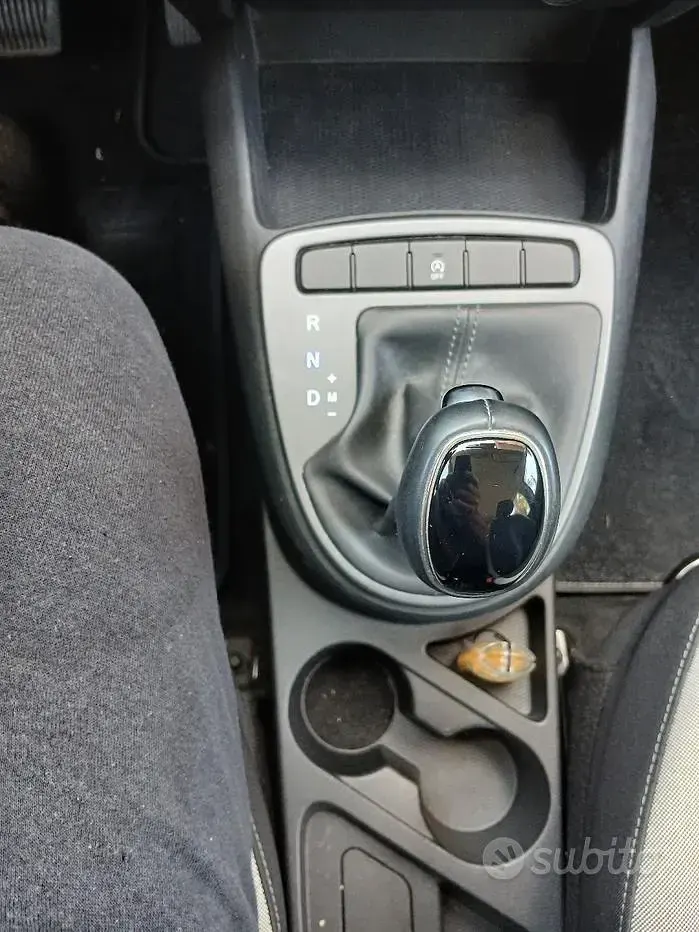 Usata Hyundai i10 67 CV (49 kW) 2021 Blu Utilitaria