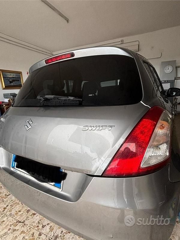 Brugt Suzuki Swift 75 HK (55 kW) 2012 Grå Hatchback