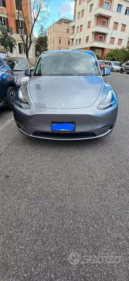 Usata Tesla Model Y Performance 185 kW (252 CV) 2023 Grigio SUV