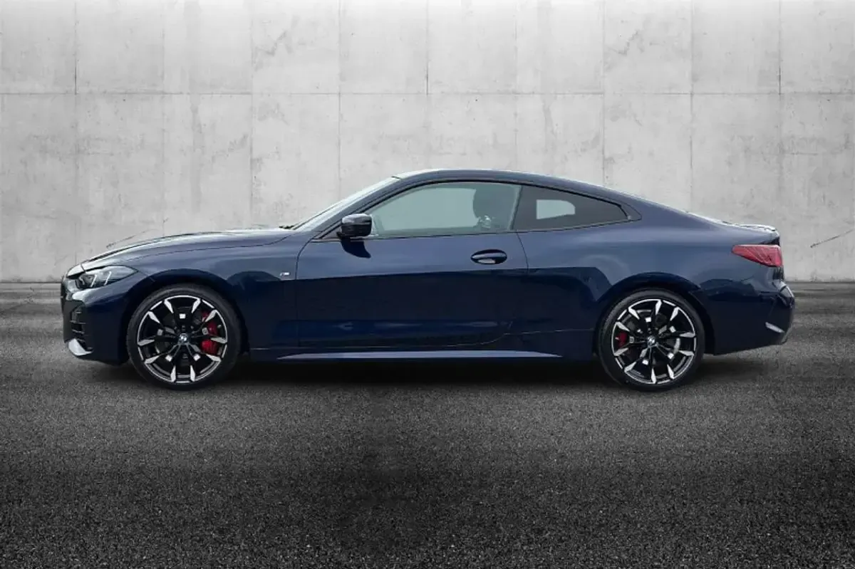 Usata BMW 420 Coupé M Sport 184 CV (135 kW) 2025 Blu/azzurro Coupé