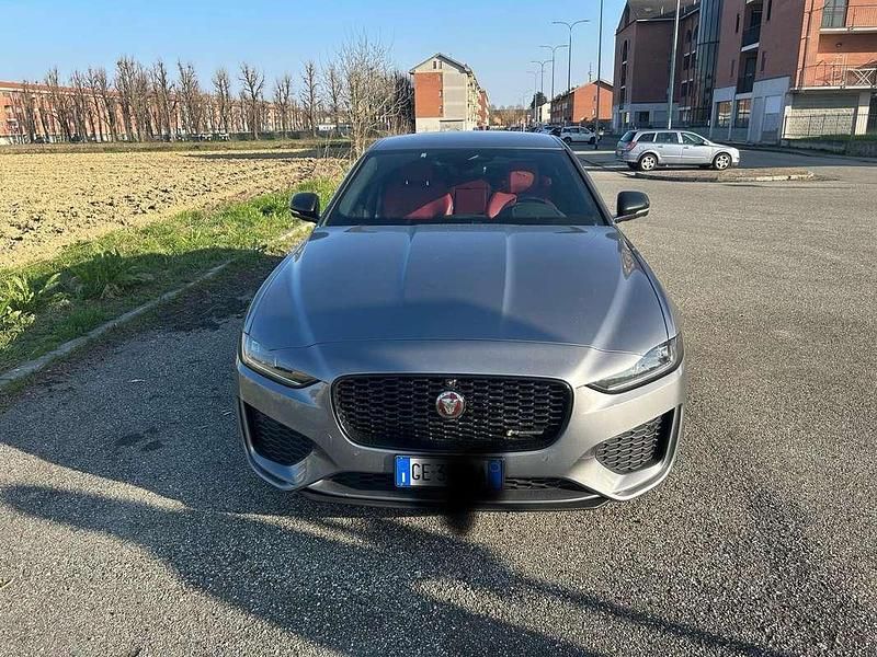 Usata Jaguar XE R-Dynamic 204 CV (150 kW) 2021 Grigio Berlina