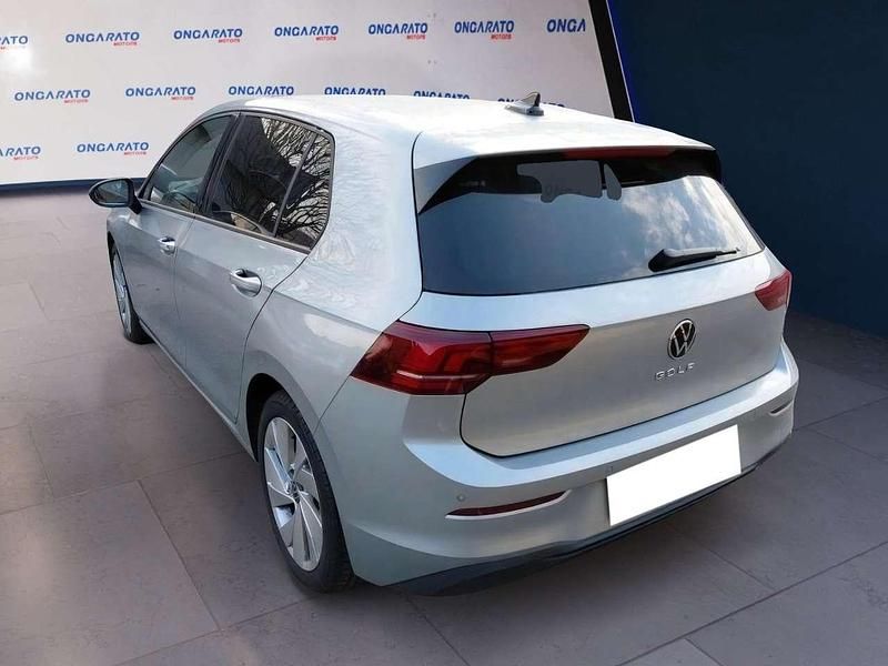 Begagnad VW Golf VIII Edition 150 HK (110 kW) 2025 Silver Halvkombi