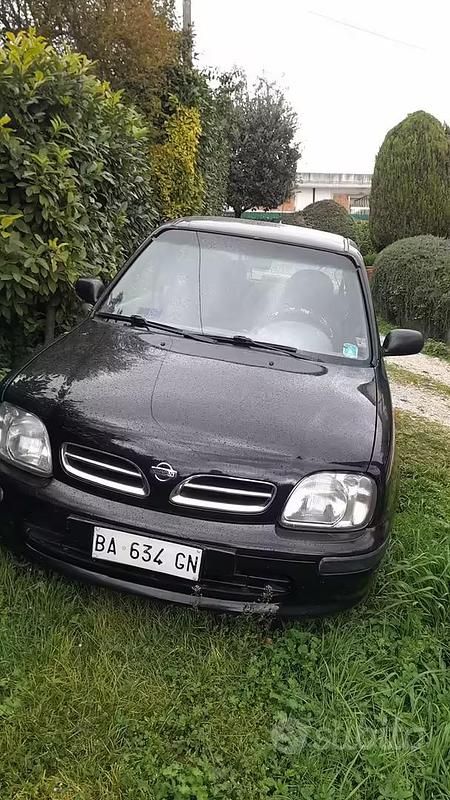 Usata Nissan Micra 1999 Nero Utilitaria