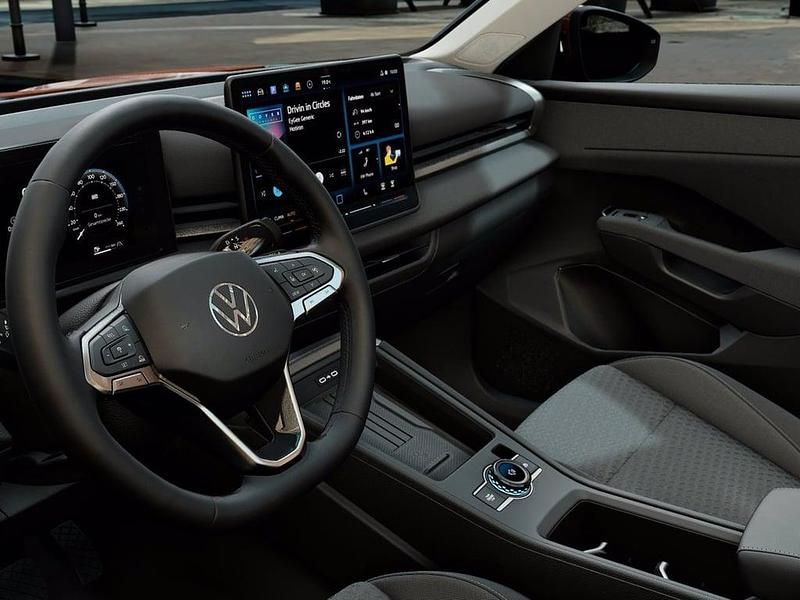 Nuova VW T-Roc Life 116 CV (85 kW) 2026 Flame red metallizzato SUV