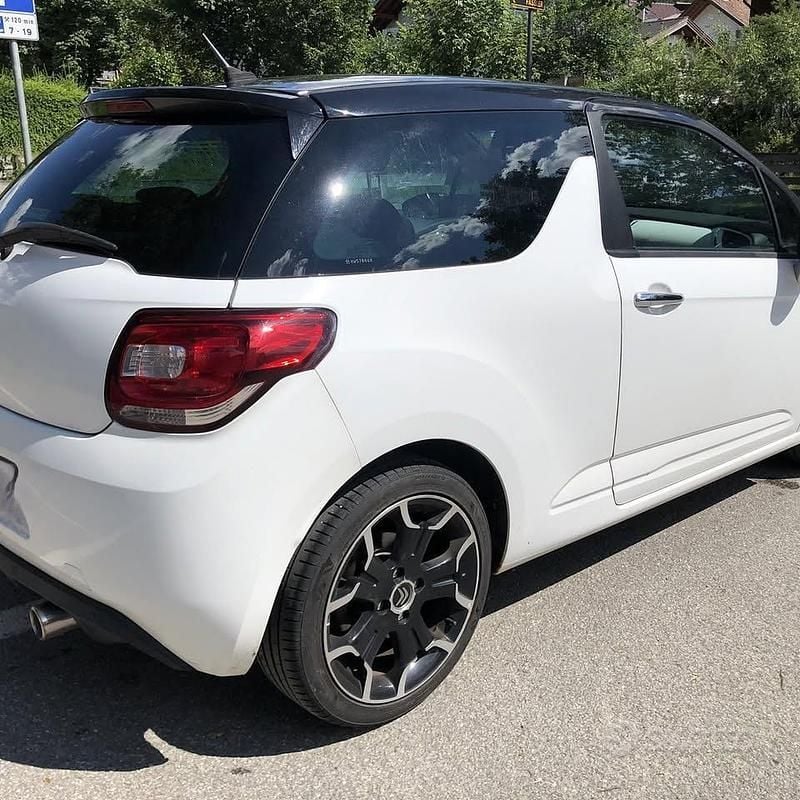 Usata Citroën DS3 79 CV (58 kW) 2011 Bianco Utilitaria