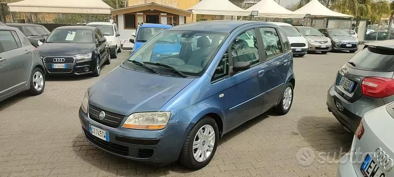 Usata Fiat Idea Dynamic 100 CV (73 kW) 2005 Grigio Monovolume