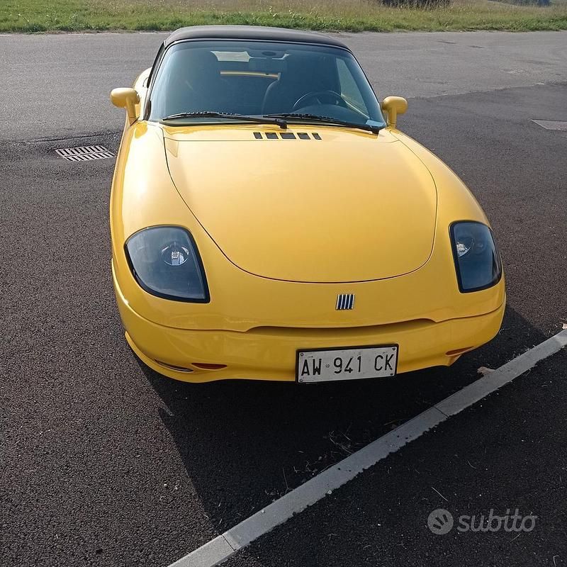 Usata Fiat Barchetta 130 CV (95 kW) 1998 Giallo Cabrio