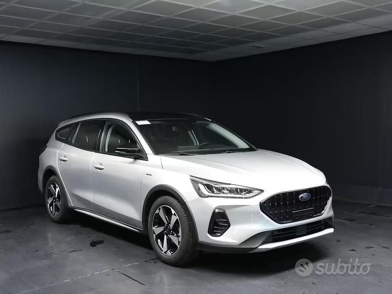 Usata Ford Focus Active 116 CV (85 kW) 2023 Grigio Station wagon