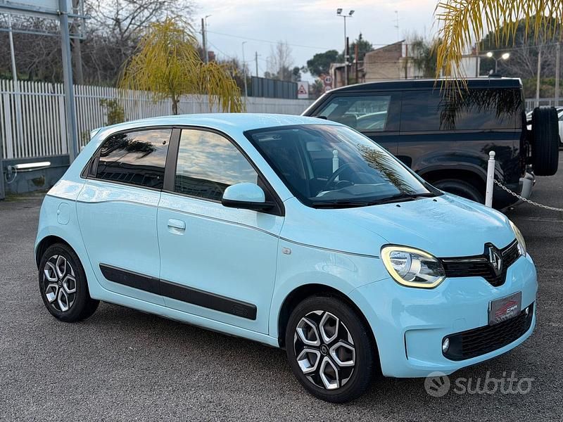Usata Renault Twingo Intens 65 CV (47 kW) 2021 Blu Utilitaria