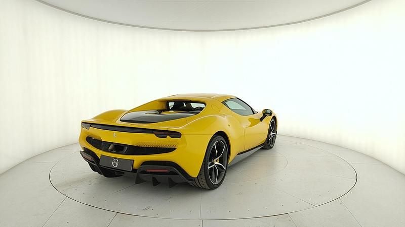 Usata Ferrari 296 663 CV (487 kW) 2022 Giallo Coupé
