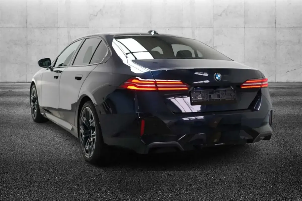Usata BMW 520 M Sport 197 CV (144 kW) 2023 Nero Berlina