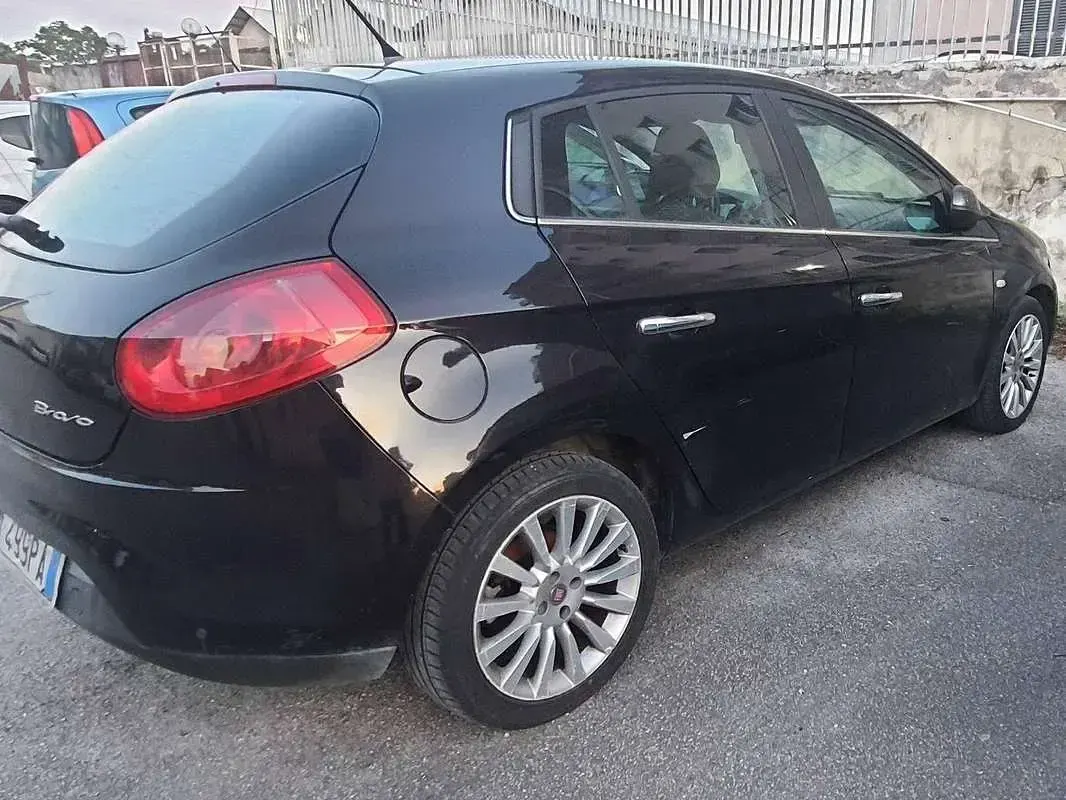 Usata Fiat Bravo Dynamic 120 CV (88 kW) 2012 Nero Utilitaria
