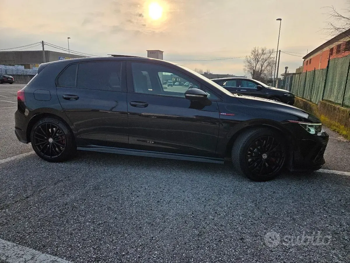 Usata VW Golf VIII GTI 245 CV (180 kW) 2021 Nero Berlina