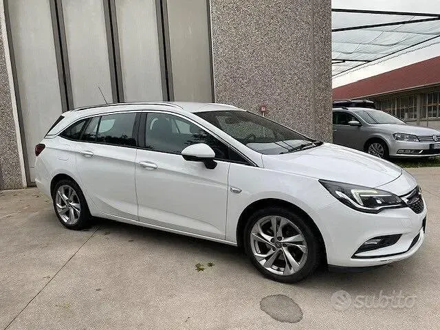 Usata Opel Astra Innovation 136 CV (100 kW) 2017 Bianco Station wagon
