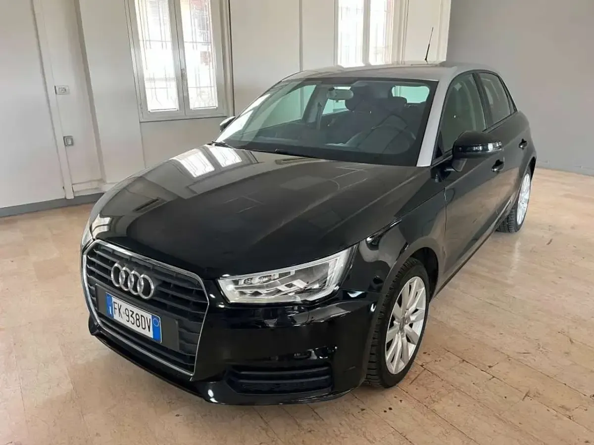 Usata Audi A1 Sportback Admired 116 CV (85 kW) 2017 Bicolor Utilitaria