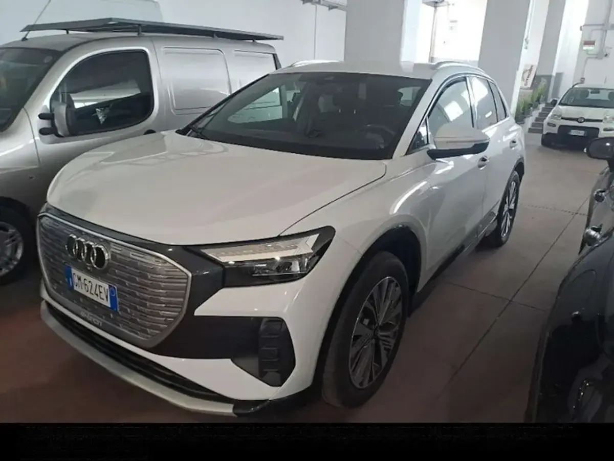 Usata Audi Q4 e-tron Business 69 kW (95 CV) 2022 Bianco SUV