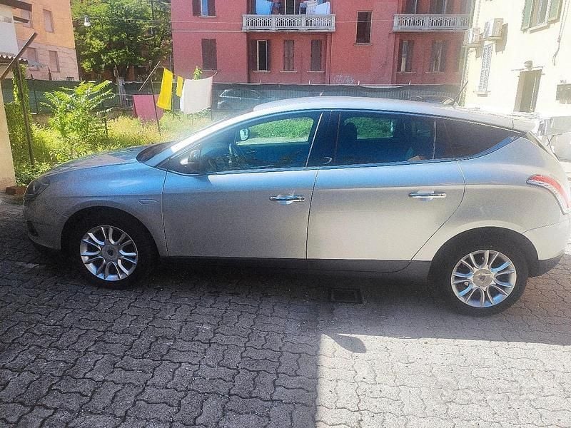 Usata Lancia Delta 2010 Grigio Utilitaria