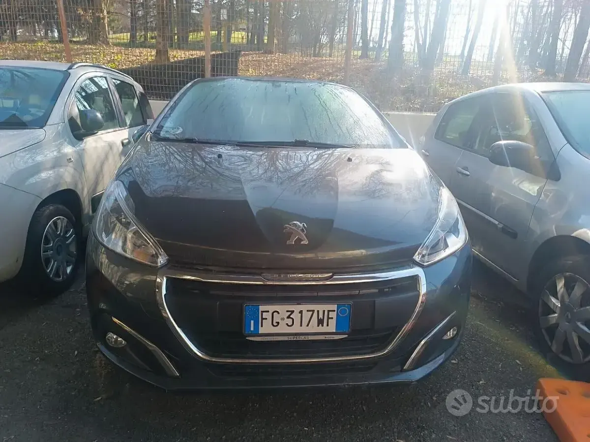 Usata Peugeot 208 Allure 82 CV (60 kW) 2017 Grigio Utilitaria