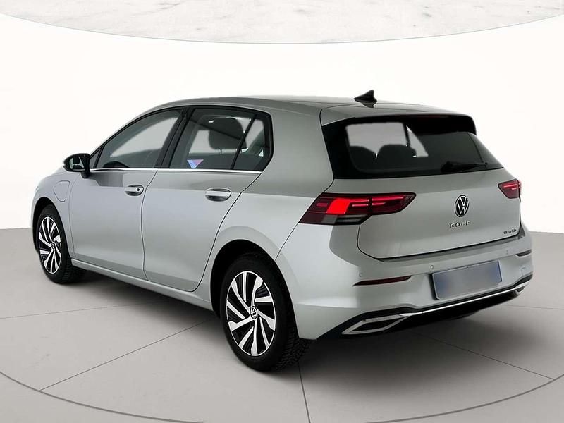 Usata VW Golf VIII Style 204 CV (150 kW) 2022 Reflex silver metallizzato Berlina