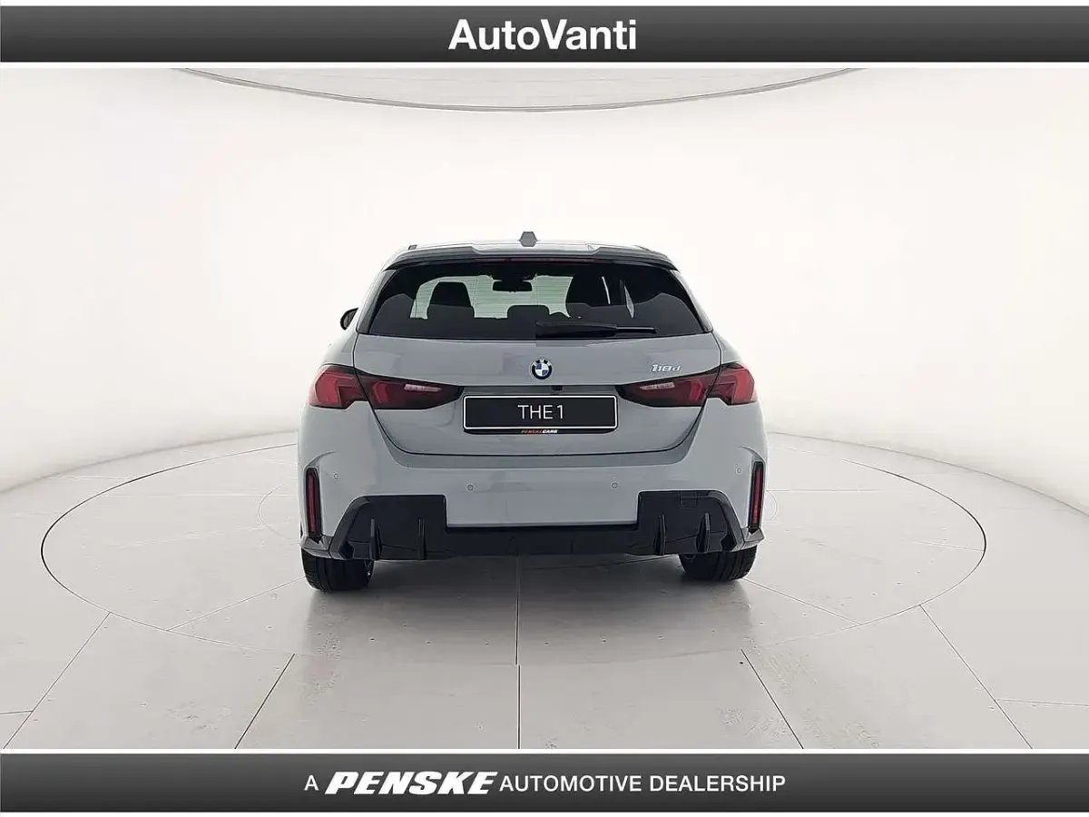 Nuova BMW 118 M Sport 150 CV (110 kW) 2026 Grigio Utilitaria