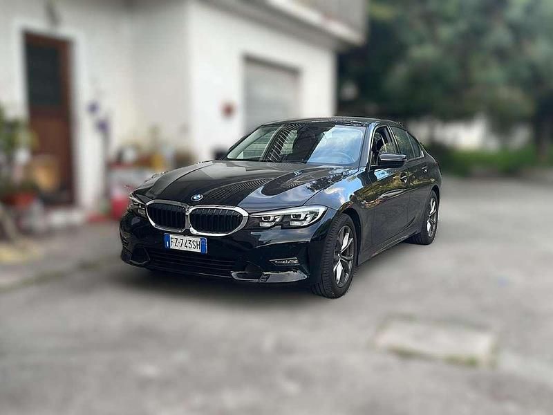 Nero Usata 2019 BMW 320 Sport Line Tre volumi | 26.500 € (Buon prezzo) - Immagine 1/4