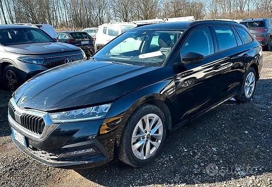 Usata Skoda Octavia Executive 150 CV (110 kW) 2023 Nero Station wagon