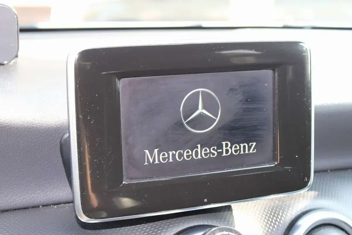 Usata Mercedes A180 109 CV (80 kW) 2014 Bianco Utilitaria