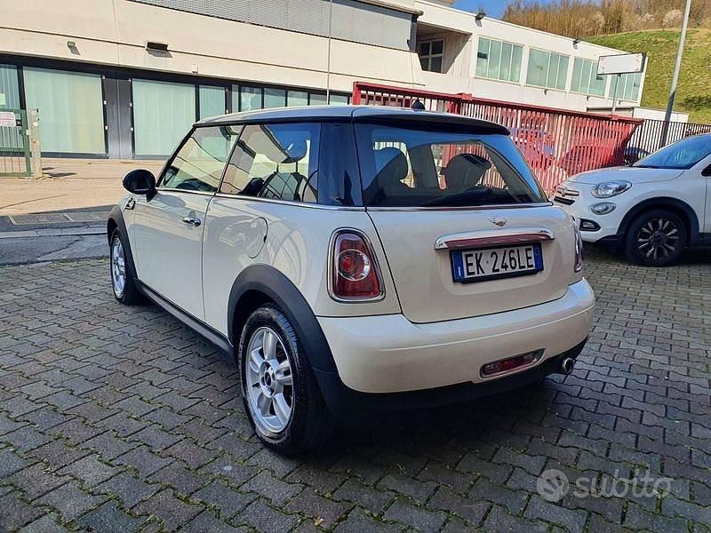 Usata Mini One D 90 CV (66 kW) 2012 Beige Utilitaria