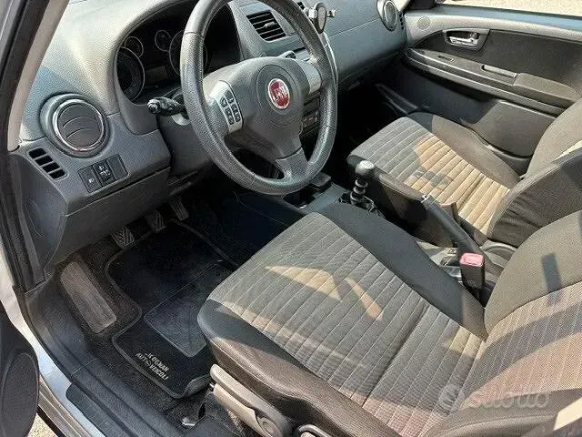 Usata Fiat Sedici Emotion 135 CV (99 kW) 2011 Grigio SUV