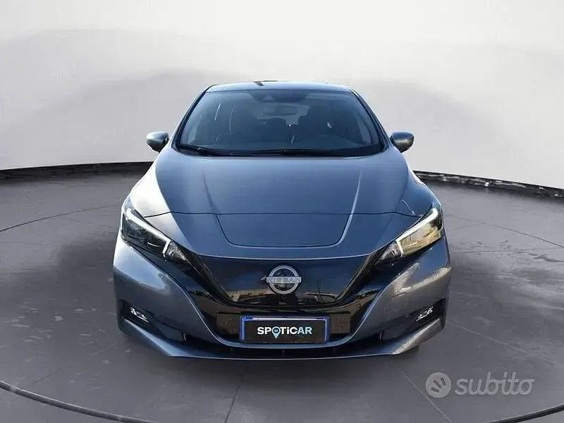 Usata Nissan Leaf N-Connecta 89 kW (122 CV) 2023 Grigio Utilitaria