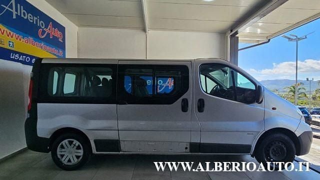 Usata Opel Vivaro 120 CV (88 kW) 2010 Grigio Monovolume