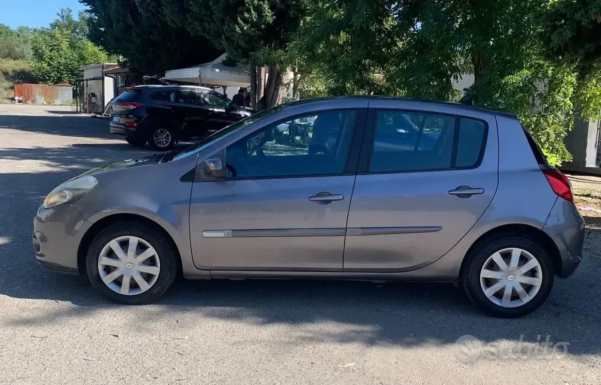Usata Renault Clio IV Dynamique 75 CV (55 kW) 2012 Grigio Berlina