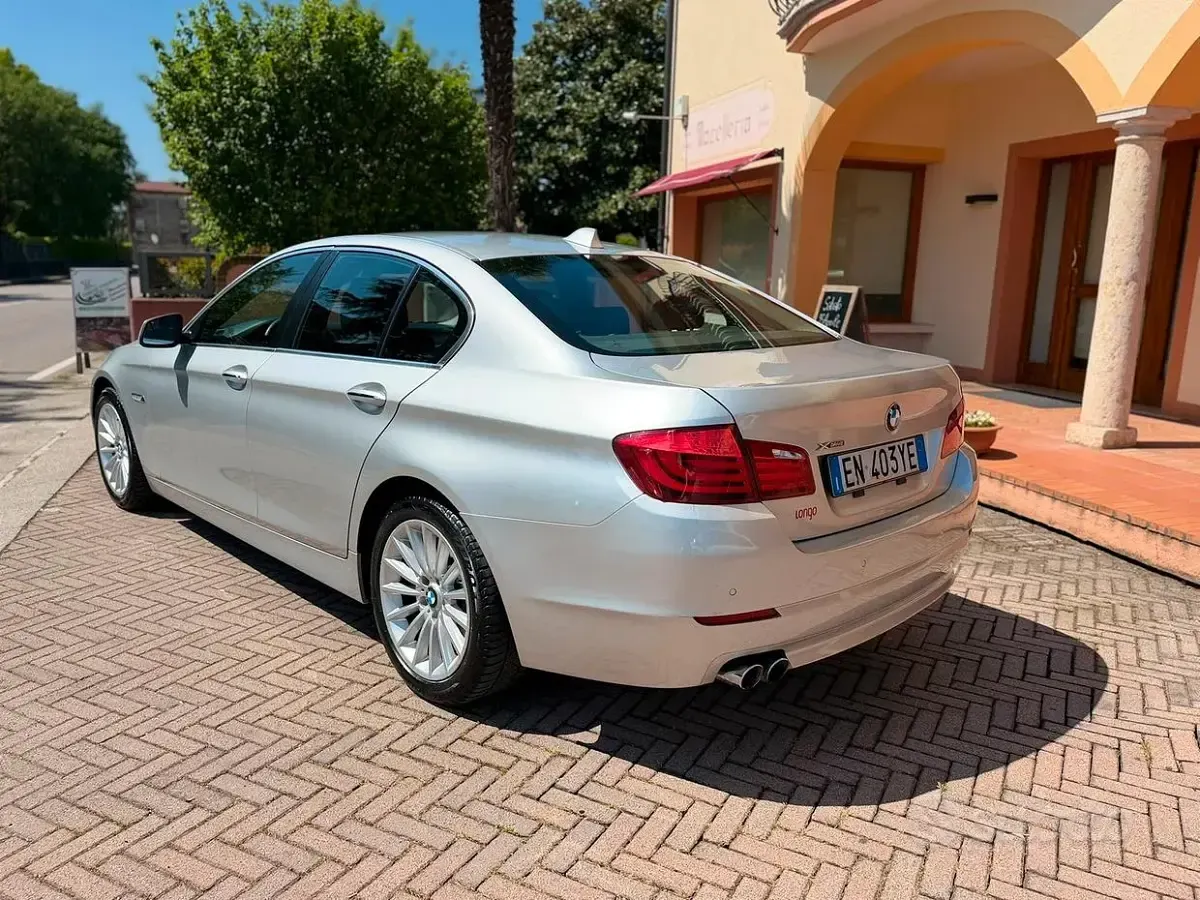 Usata BMW 530 Efficient Dynamics 258 CV (189 kW) 2012 Grigio Berlina