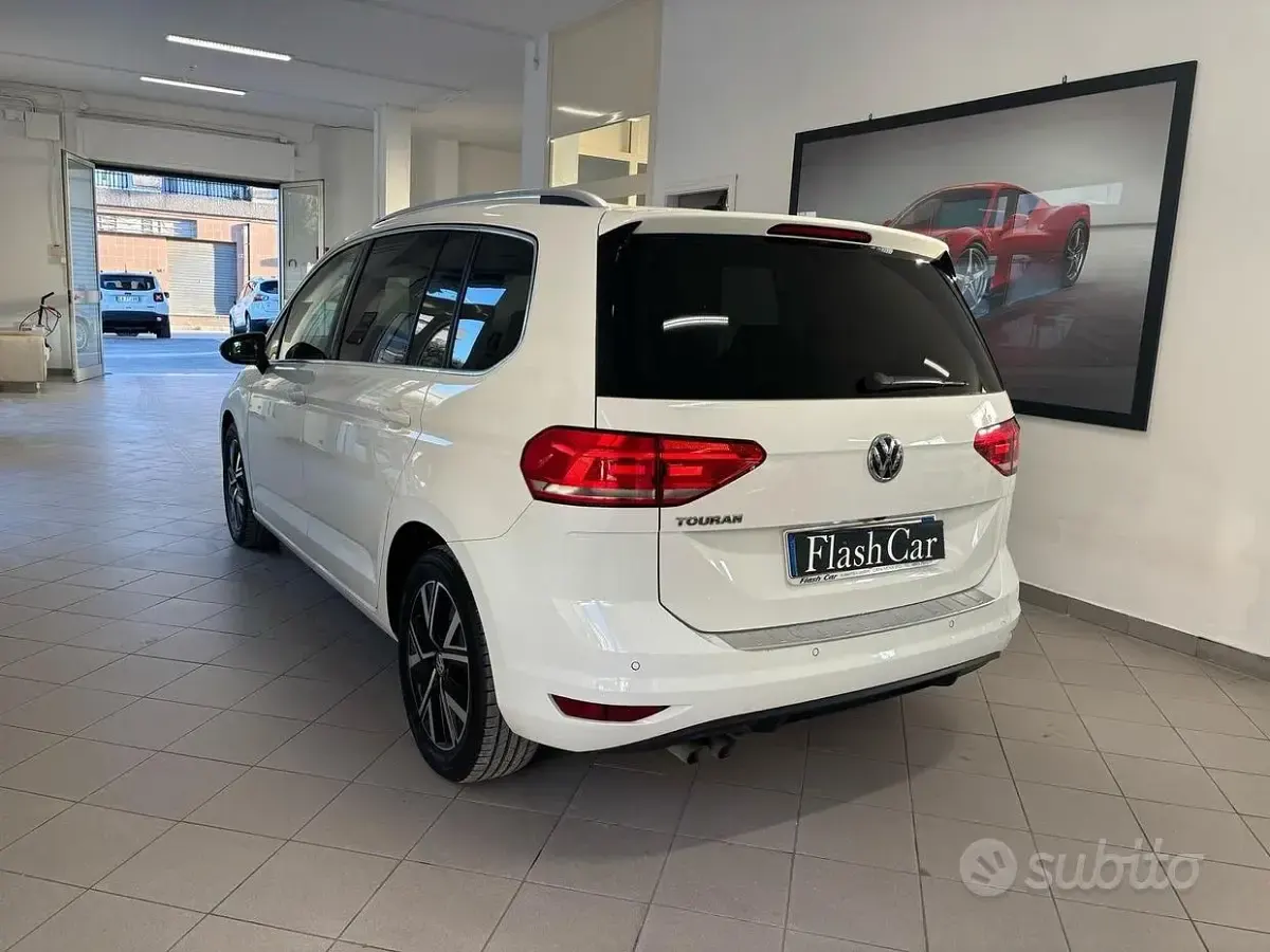 Usata VW Touran Executive 150 CV (110 kW) 2020 Bianco Monovolume