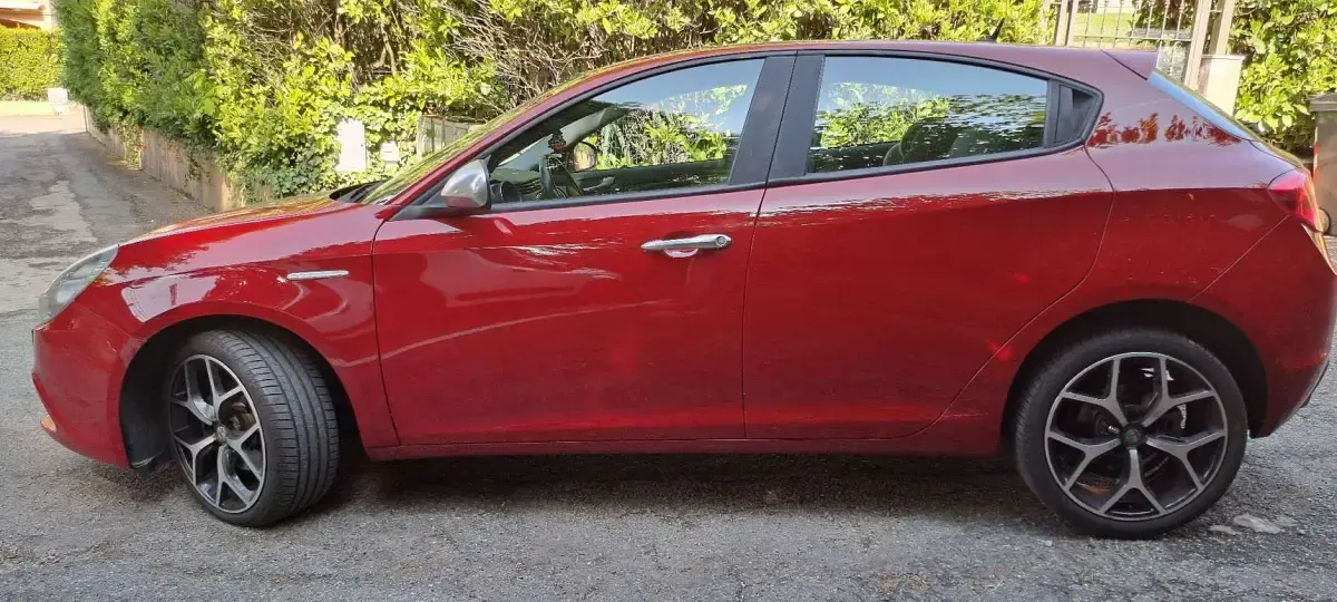 Usata Alfa Romeo Giulietta Super 120 CV (88 kW) 2017 Rosso Utilitaria