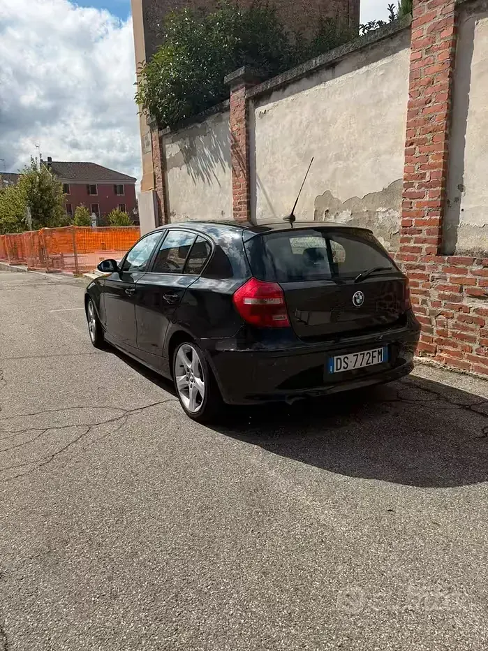 Usata BMW 118 143 CV (105 kW) 2008 Nero Utilitaria