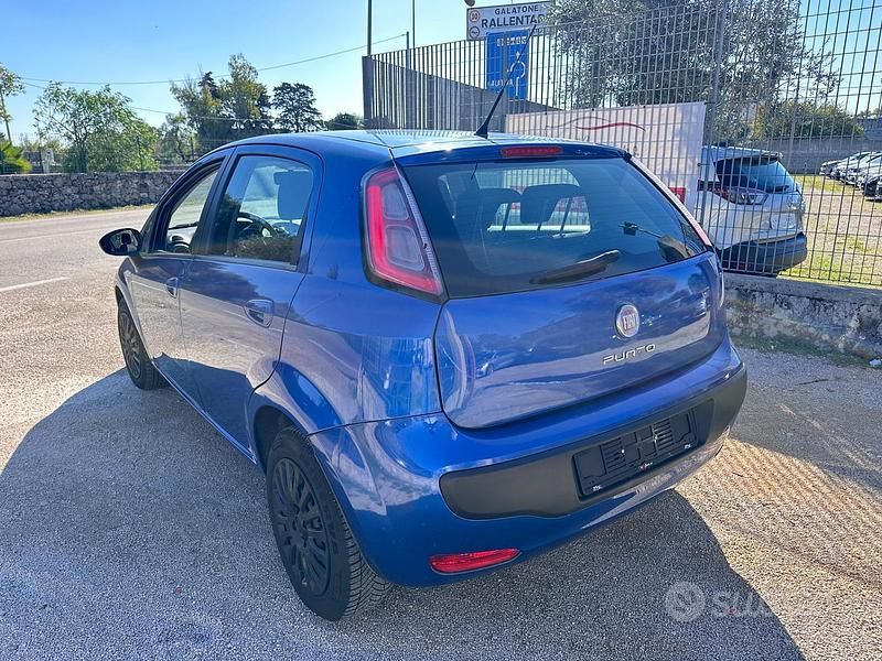 Usata Fiat Punto Evo Dynamic 69 CV (50 kW) 2012 Blu Utilitaria