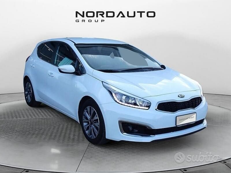 Usata Kia Ceed 110 CV (80 kW) 2017 Bianco Utilitaria